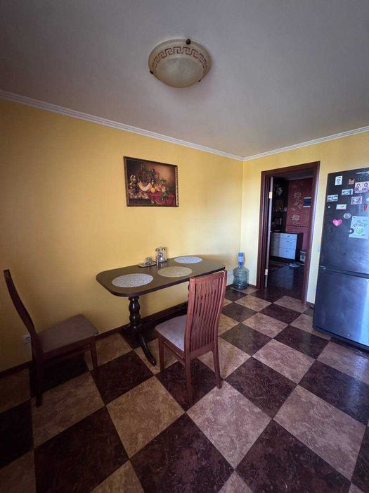 Продам 2 кімнатну квартиру в тихому районі Грушевського