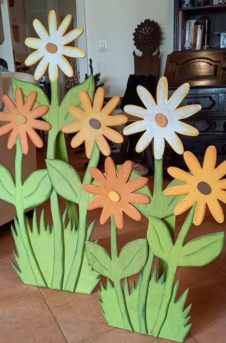2 Flores Decorativas em Madeira Estimadas Maior 30€ Menor 20€