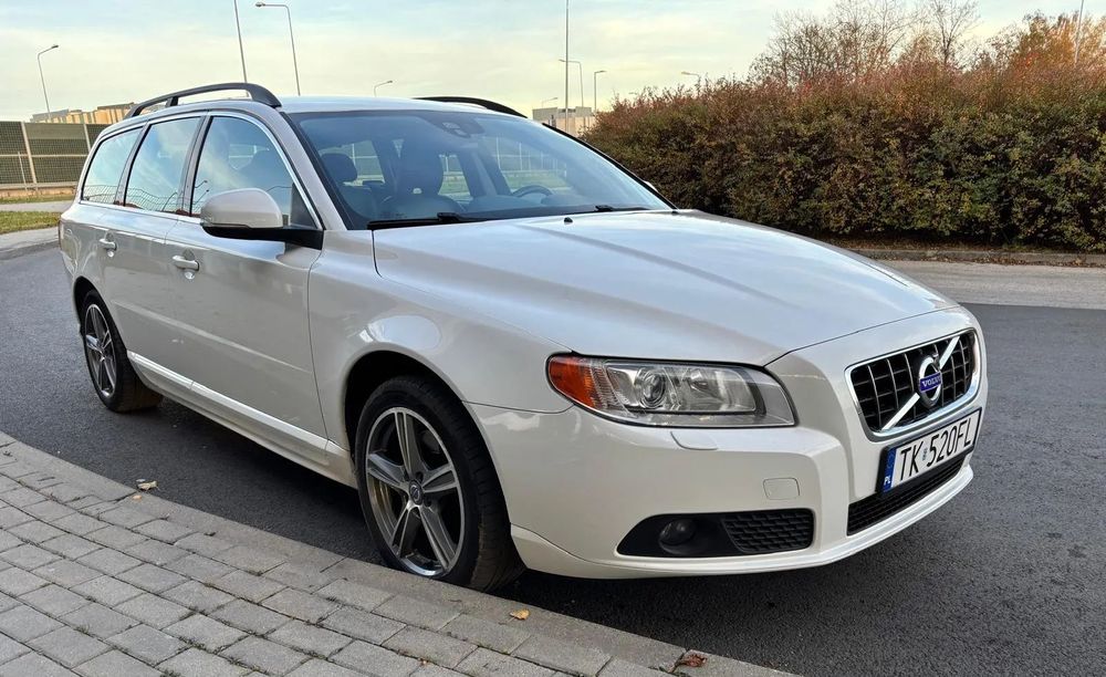 Volvo V70 DOSKONAŁY stan Bezwypadkowy Orginalny LAKIER ZERO RDZY Skóry Nowe-LPG