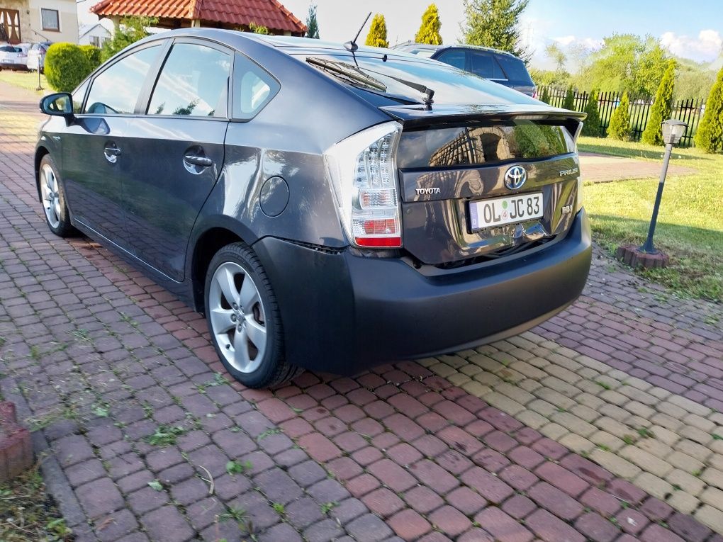 Toyota Prius 1.8Hybryda Navi Opłacona