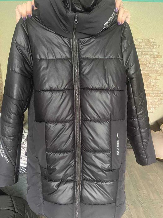 Куртка женская зимняя в отличном состоянии почти НОВАЯ!