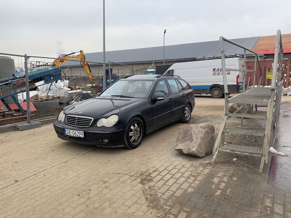 Mercedes C320 Avantgarde AUTOMAT, 214KM