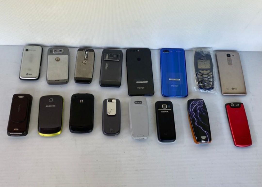Nokia, Samsung, LG, BlackBerry (15szt)  z oryginalnymi opakowaniami!!!