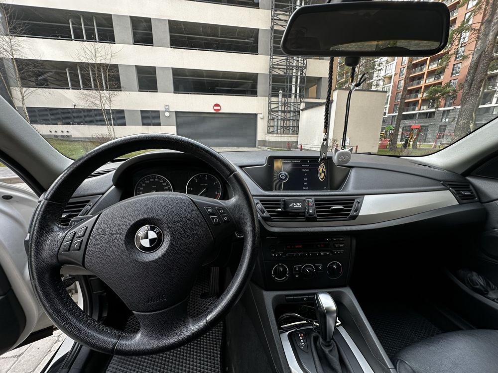 BMW X1 авто машина автомобіль