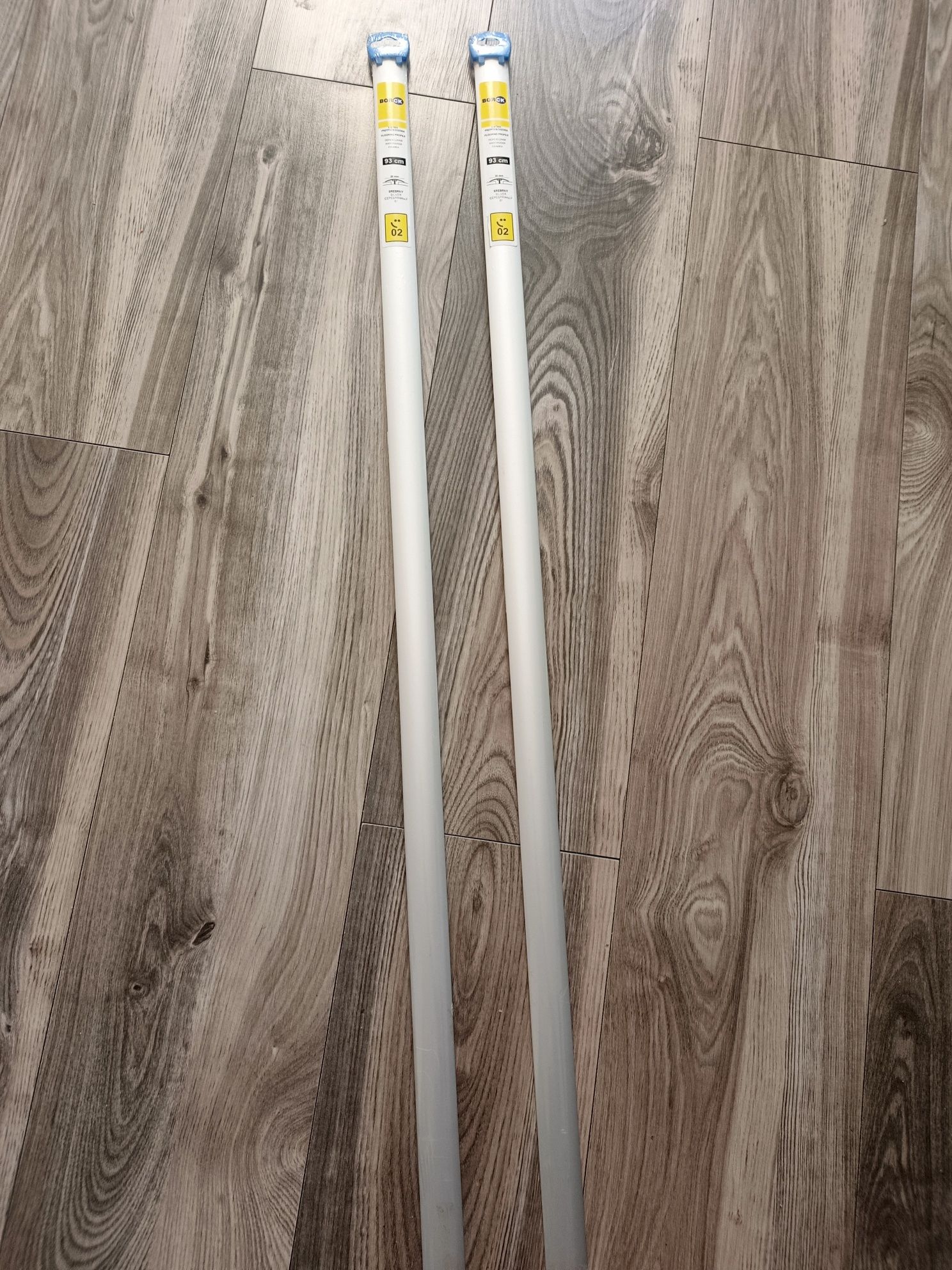 2 listwy przypodłogowe łączeniowe srebrne Borck 93 cm