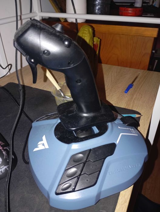 Joystick da Thrustmaster