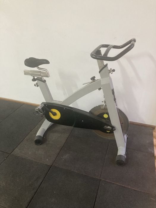 Bicicleta de Spinning Profissional – Excelente Estado