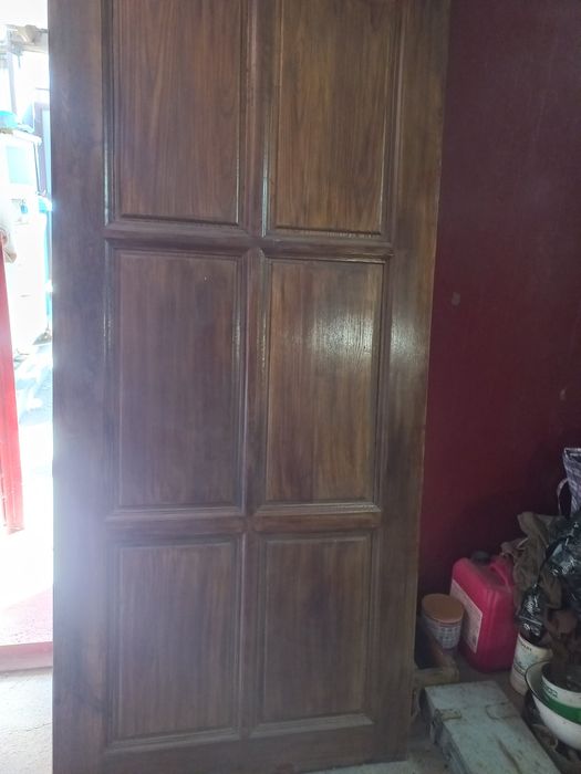 Двері дерев'яні, ясенові