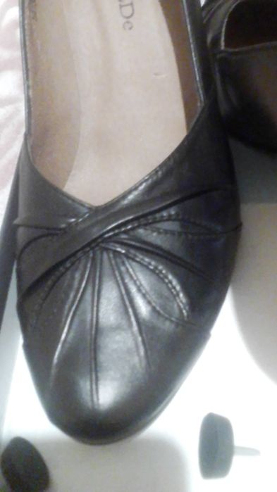 Туфли кожаные, черные, новые.