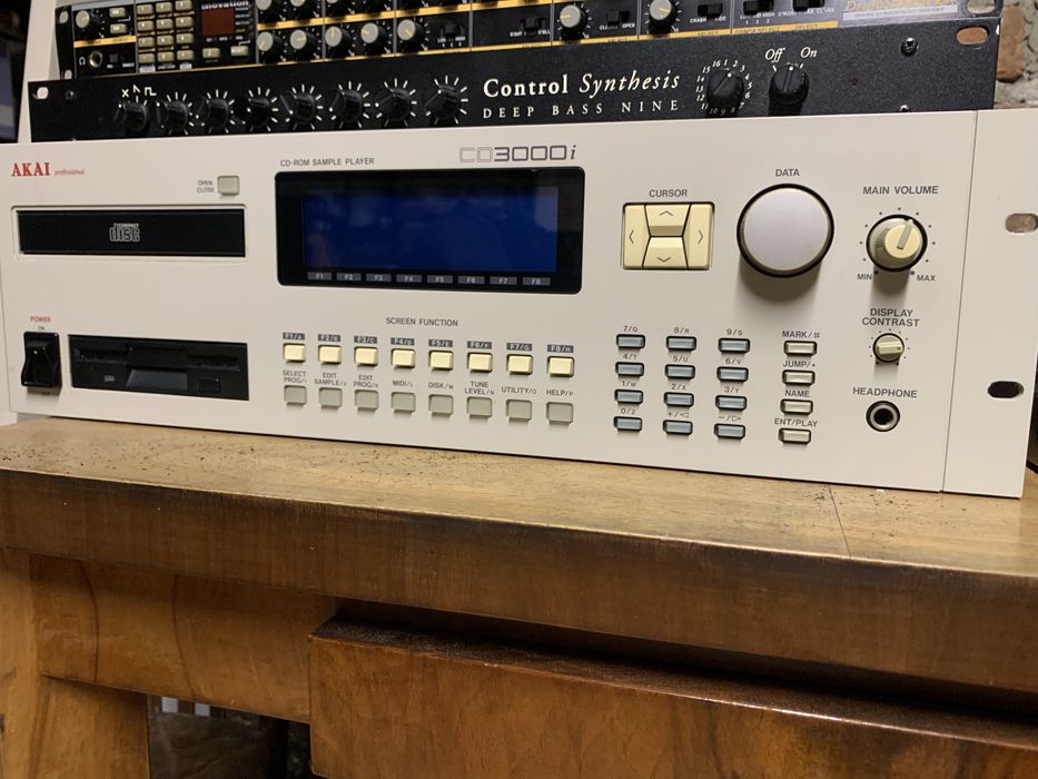 Akai CD-3000i  Sampler