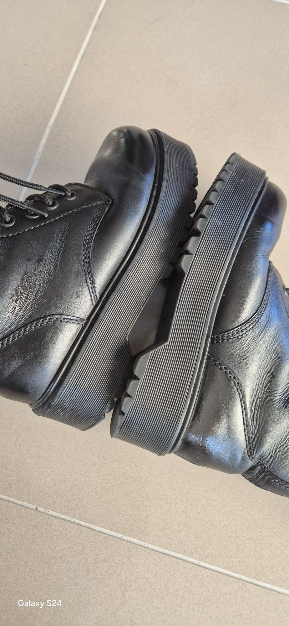 Buty Glany ze skóry w stylu Martens  doc na platformie 36