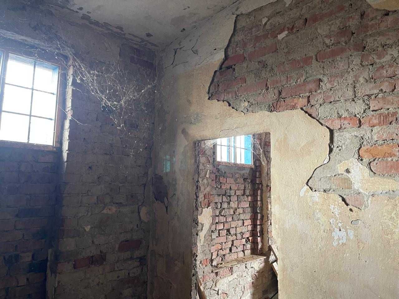Гараж, площею 149,5 кв.м, Чернівецька обл.
