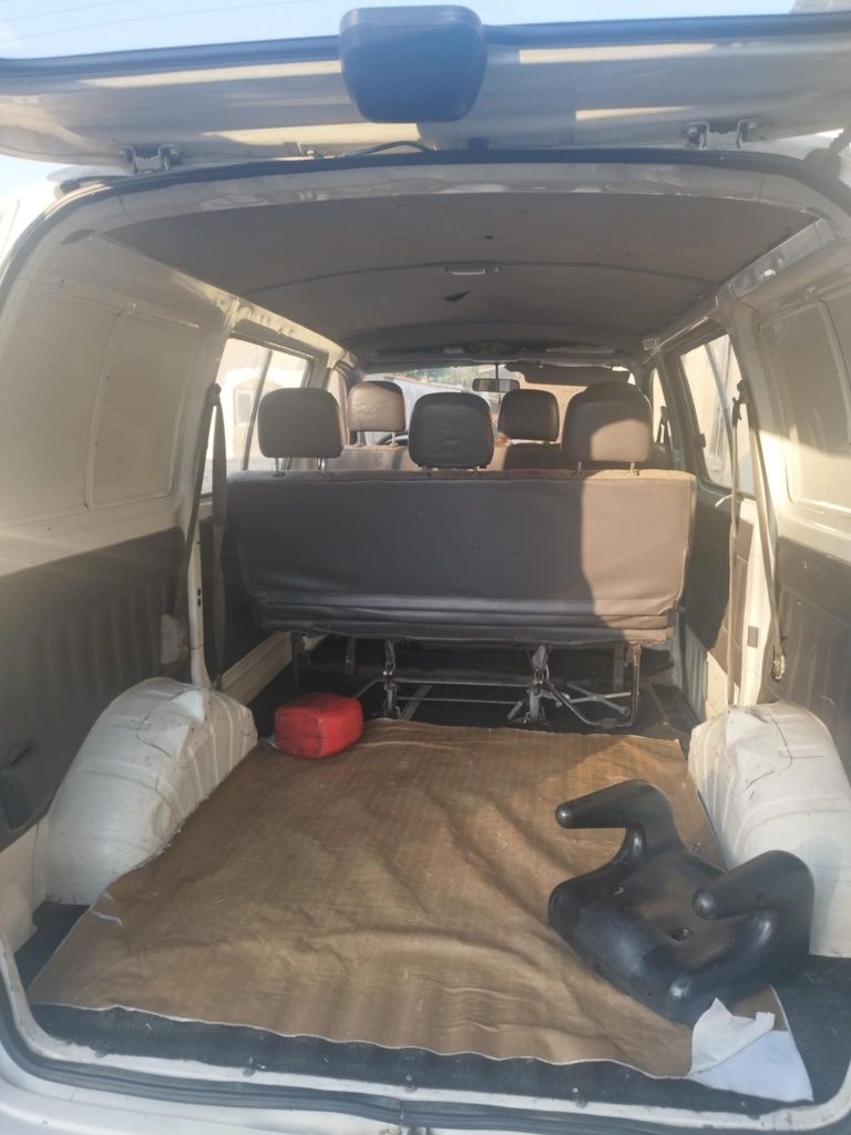 Toyota HiAce 6Lugares