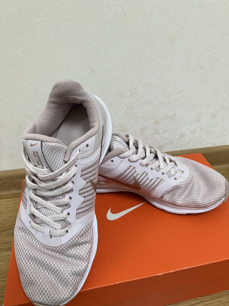 Кроссовки Nike