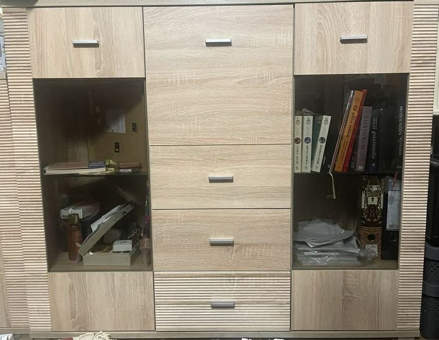 Komody i półka w kolorze dąb sonoma