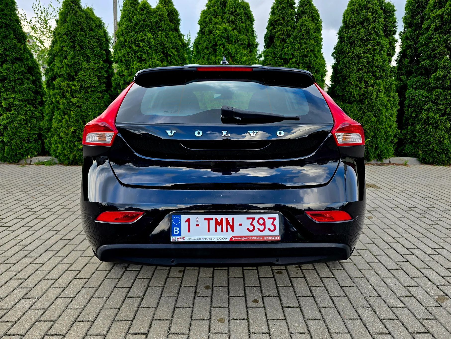 Volvo V40 1.6_D2_Kinetic_Led_Navi_Bluetooth_z Belgii