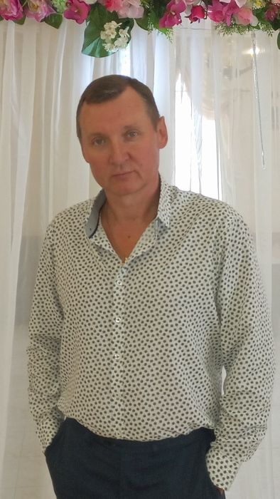 Живая музыка и ведущий (тамада)