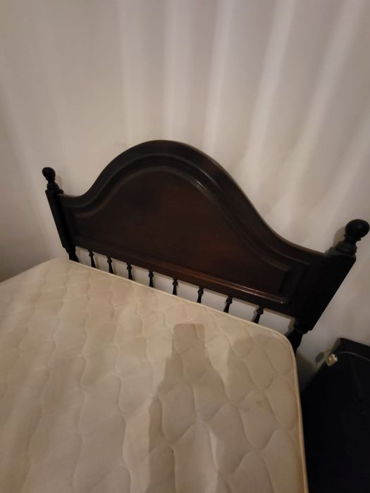 Cama de casal, colchão e estrado
