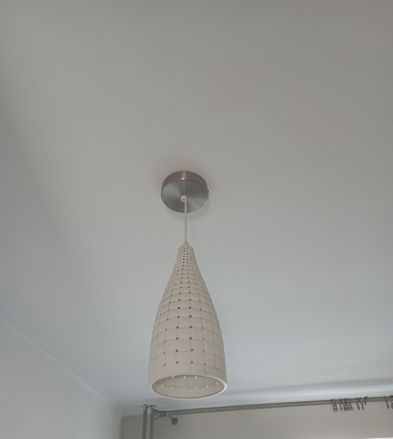 Lampa sufitowa biała