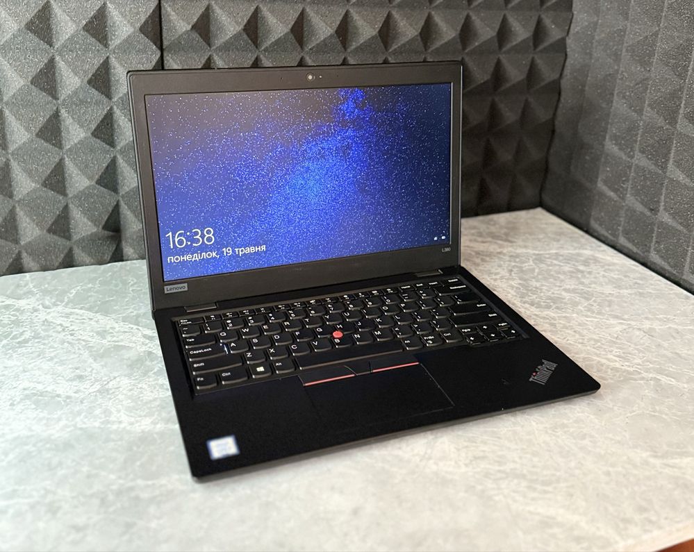 Ігровий Ноутбук Lenovo / 8GB DDR4 / intel i3 gen 8 / SSD m.2 nvme 256