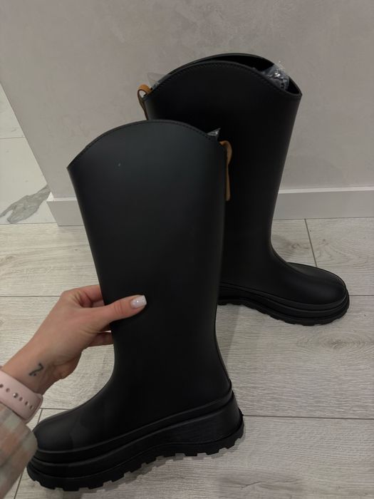Резинові чоботі