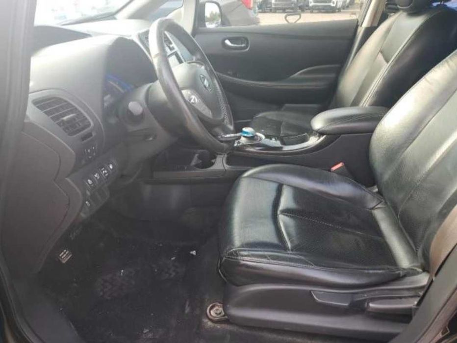 Продам Nissan Leaf 2016