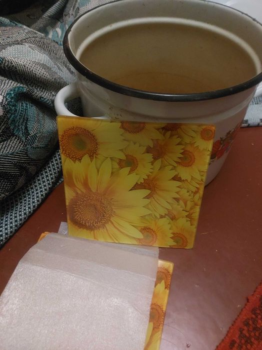 Стеклянние тарелки и тортница НАБОР