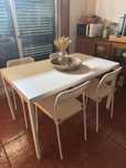 Conjunto de mesa com 4 cadeiras ikea
