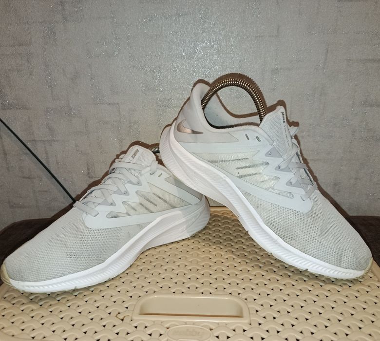 Кросівки фірми Nike 40 розміру