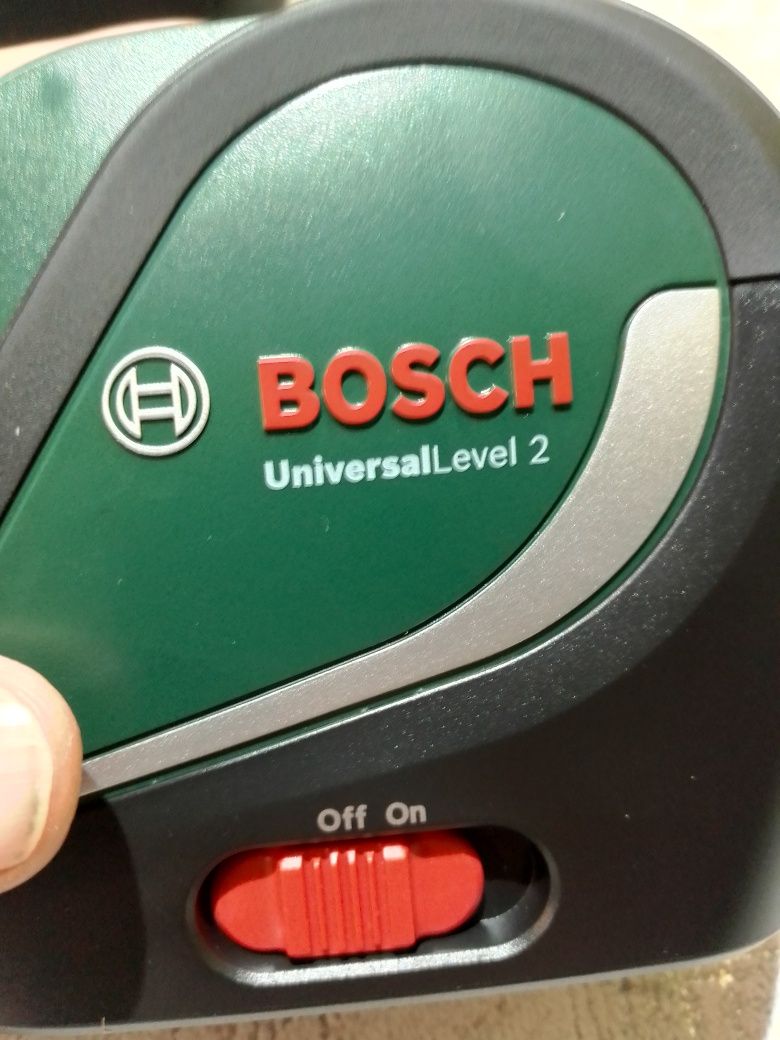 Лазерный нивелир Bosch Universal Level 2.