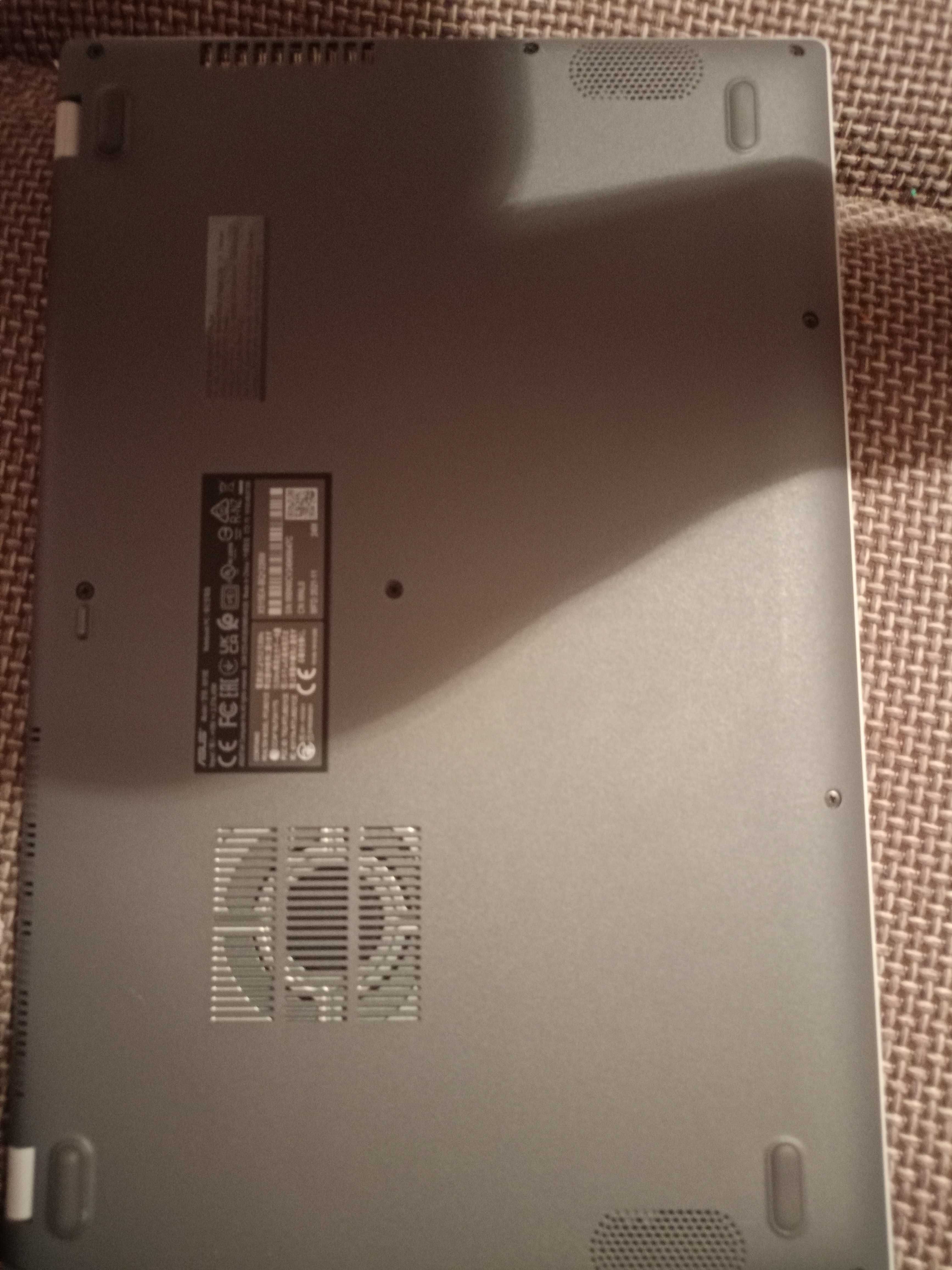 Laptop Asus jak nowy
