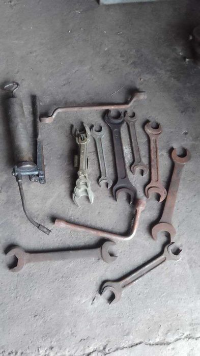 Ключи под гайку,клупп,плашка, и другое