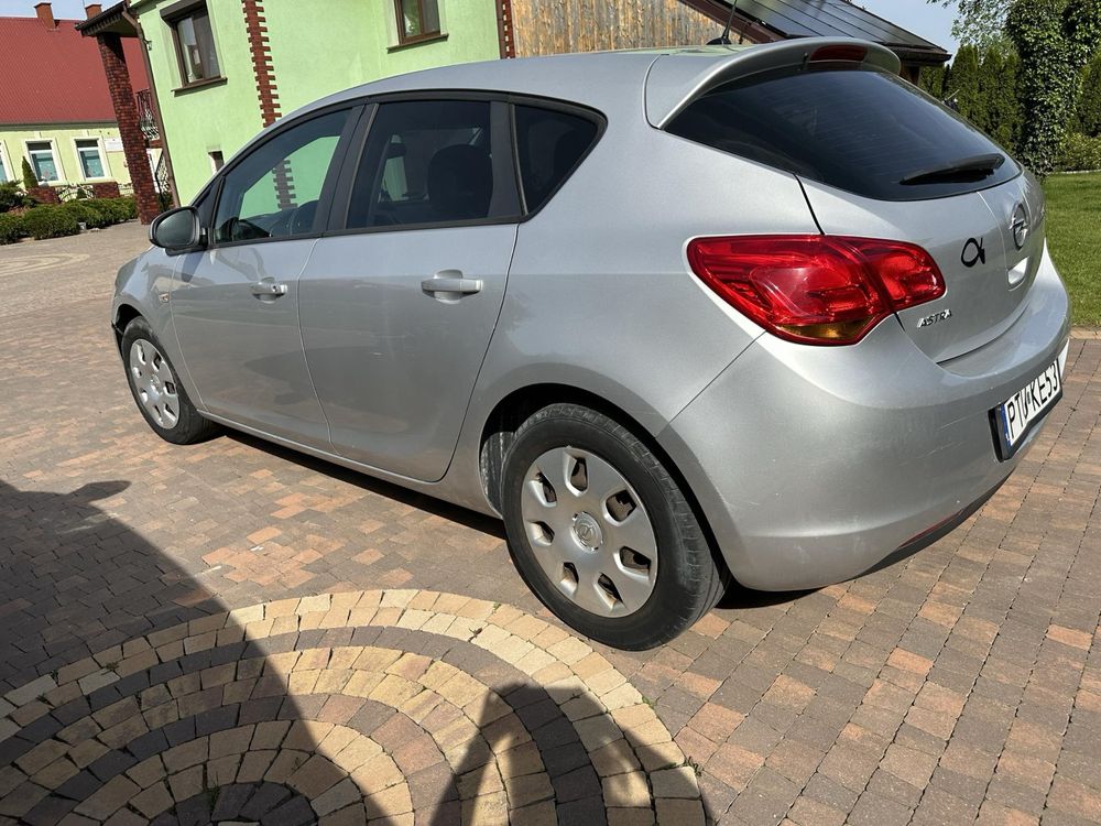 Opel astra J pierwszy wlasciciel