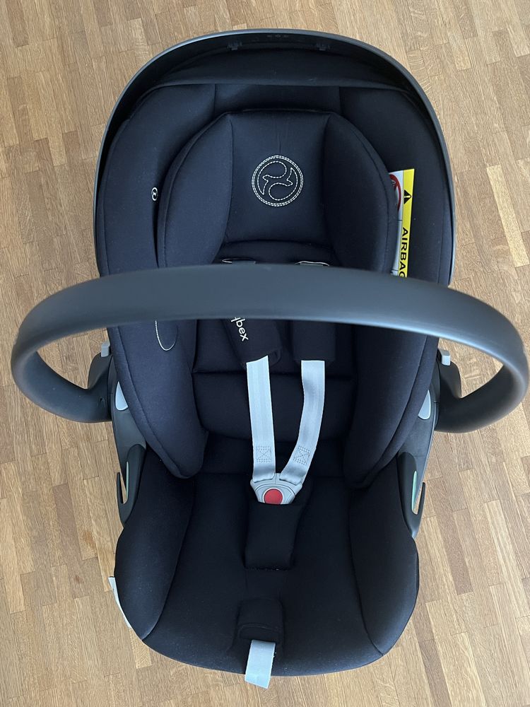 Fotelik CYBEX Cloud G i-Size 0-13kg 0-24m Moon Black