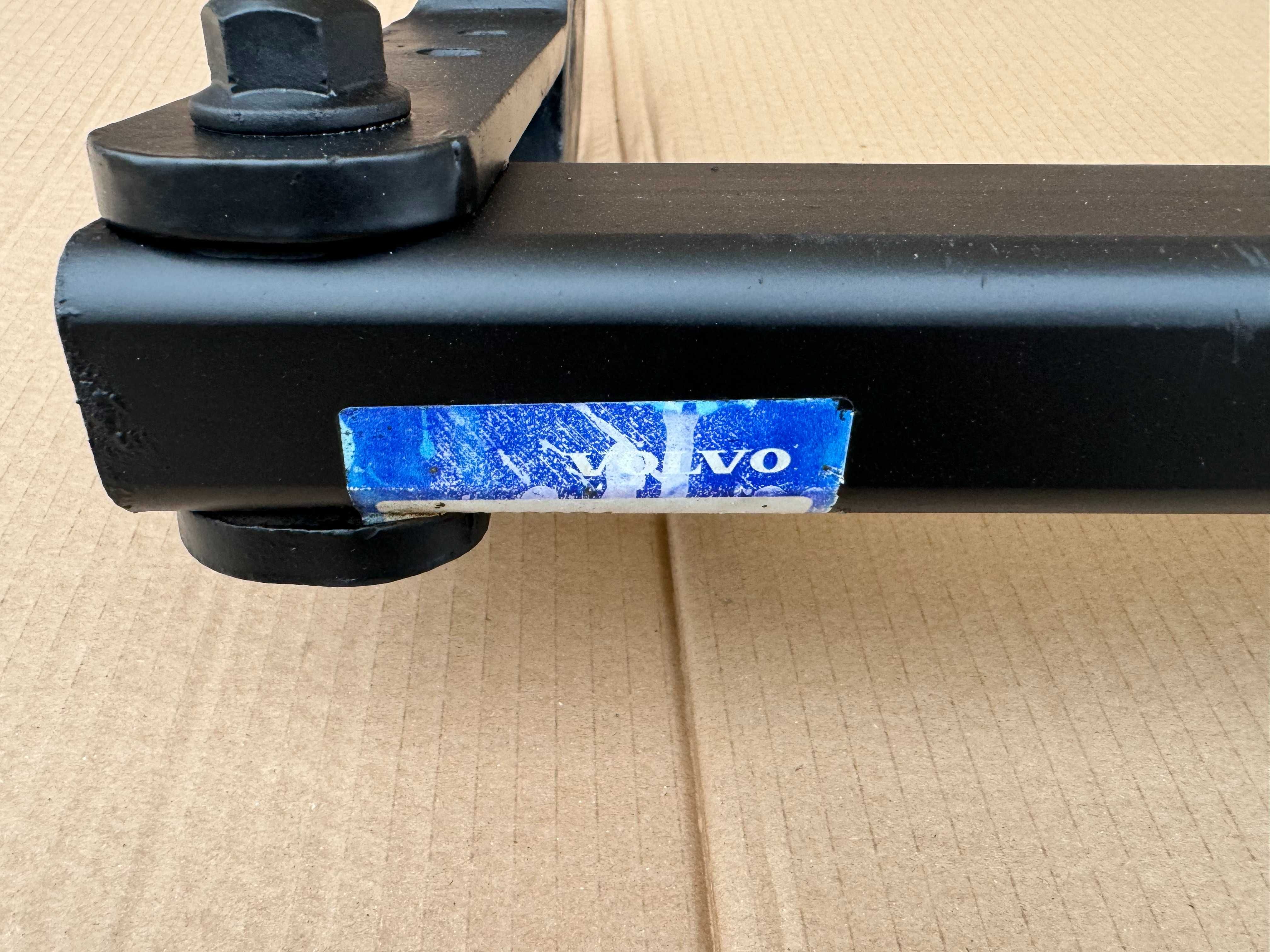 Volvo V70 II XC70 II HAK Oryginalny Volvo Kompletny Stan BDB.