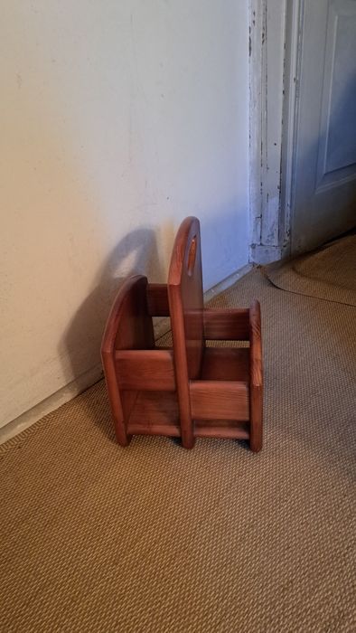 Porta revista em madeira