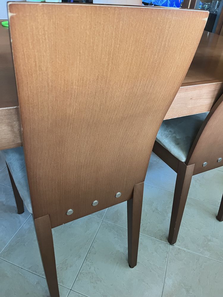 Mesa Extensível Cerejeira + 4 cadeiras