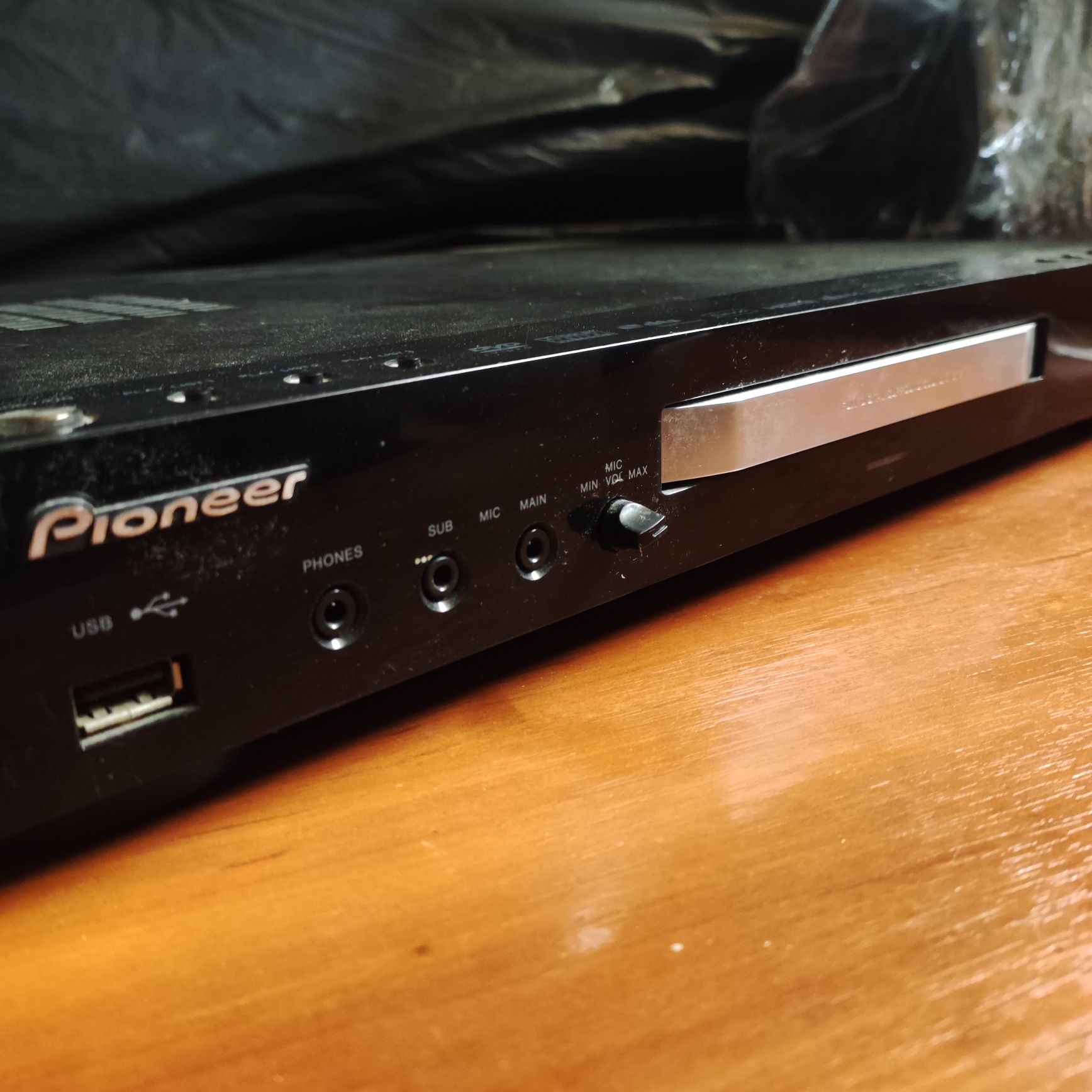 Акустична система pioneer 5 в 1 з DVD- плеєр