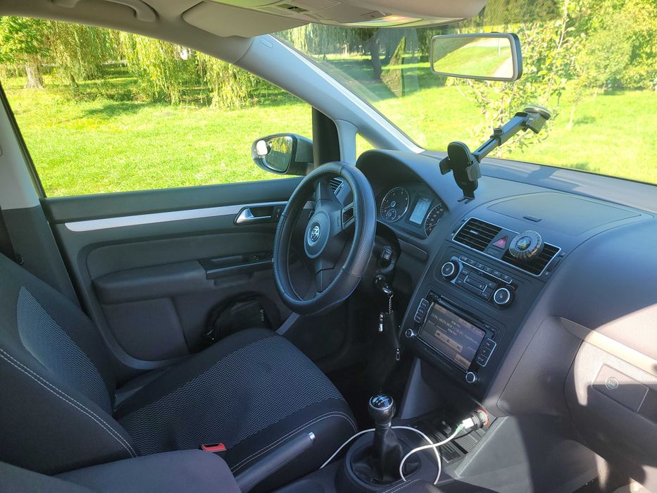 продаю власний автомобіль VW TOURAN