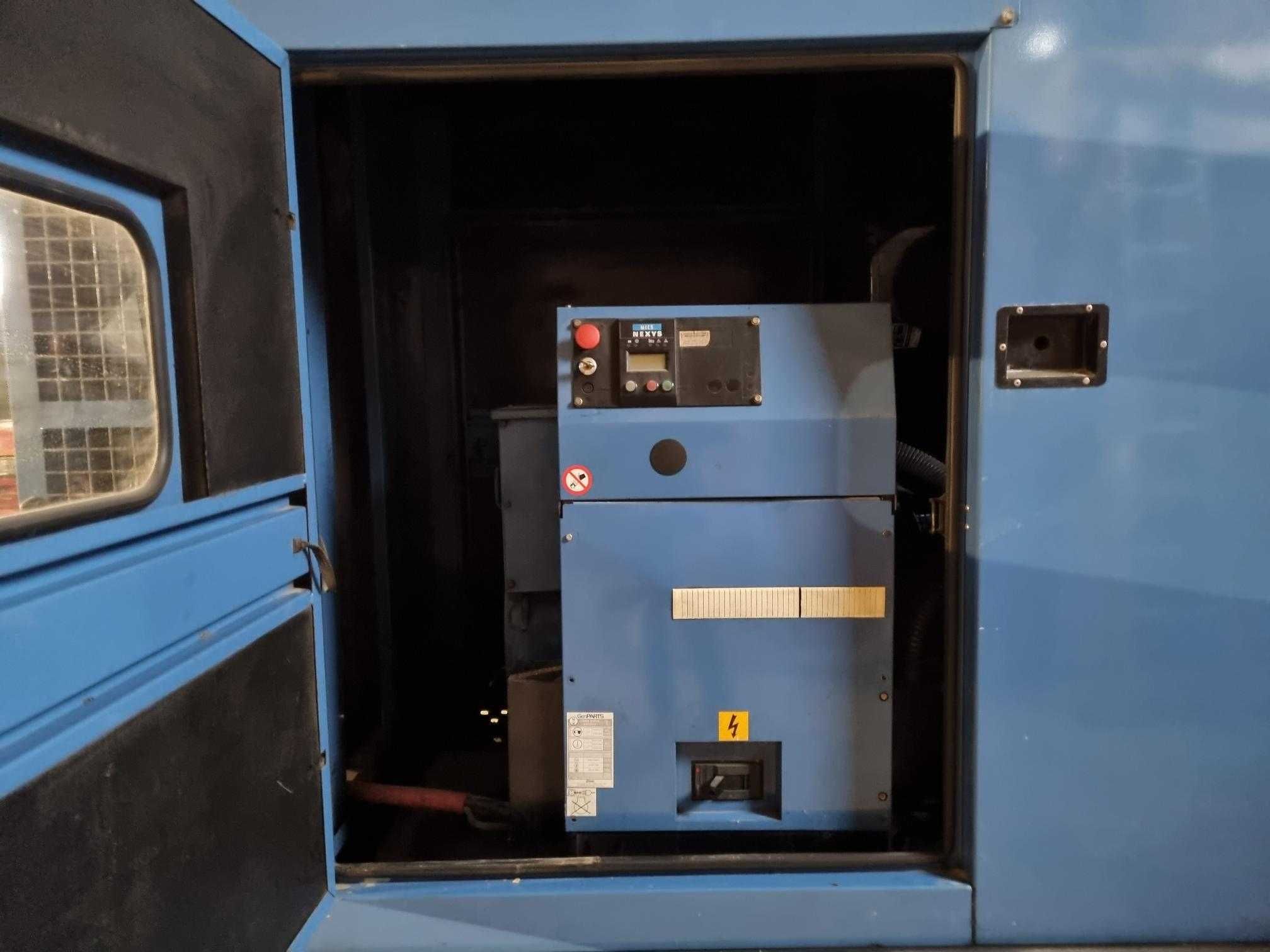 Agregat prądotwórczy 3 f  303 KVA SDMO J300  rok 2006  7836 h.