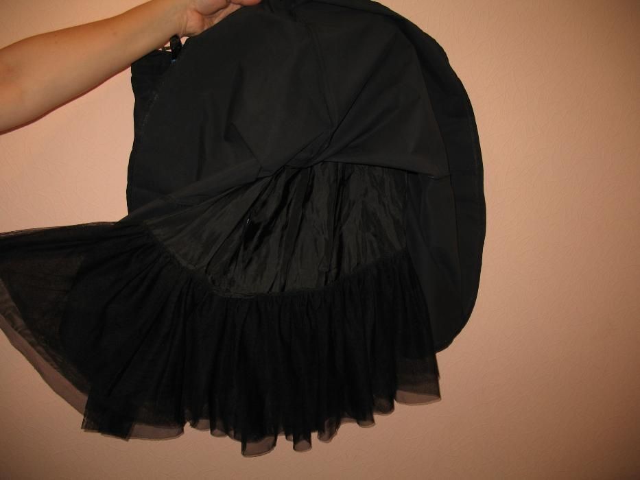 Черная юбка на девушку