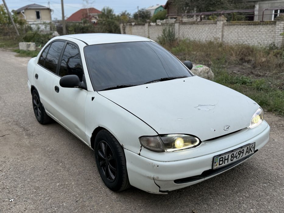 Хундай акцент 1.5 бензин