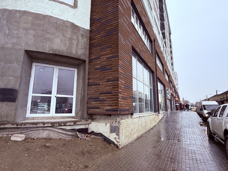 Сдам торговое помещение метро Холодная гора