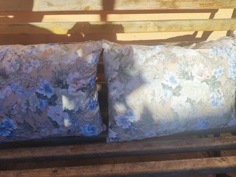 Продаж подушок нових пошитих зі свіжого піря