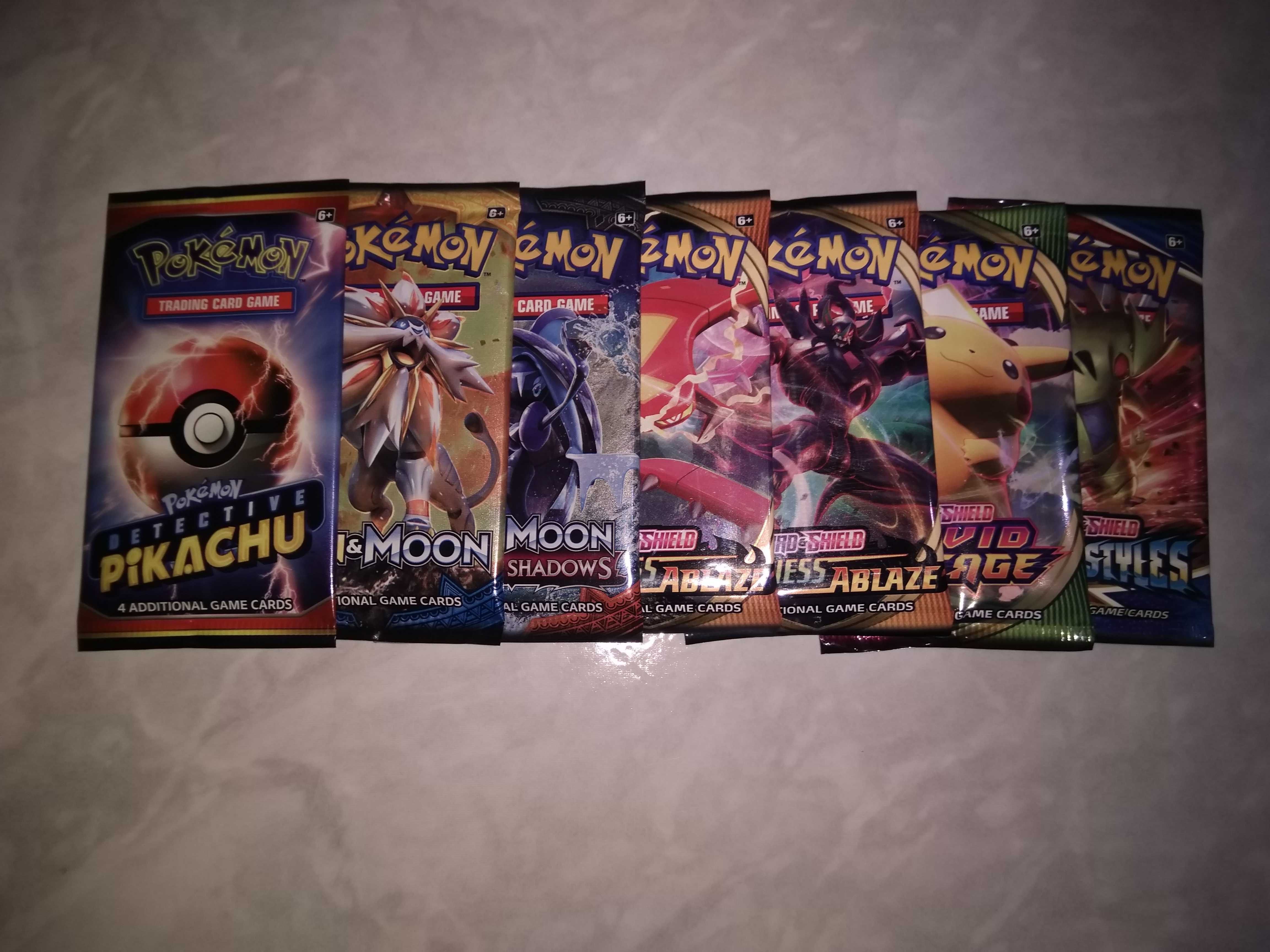 Celebrations booster packs/saquetas cartas Pokemon