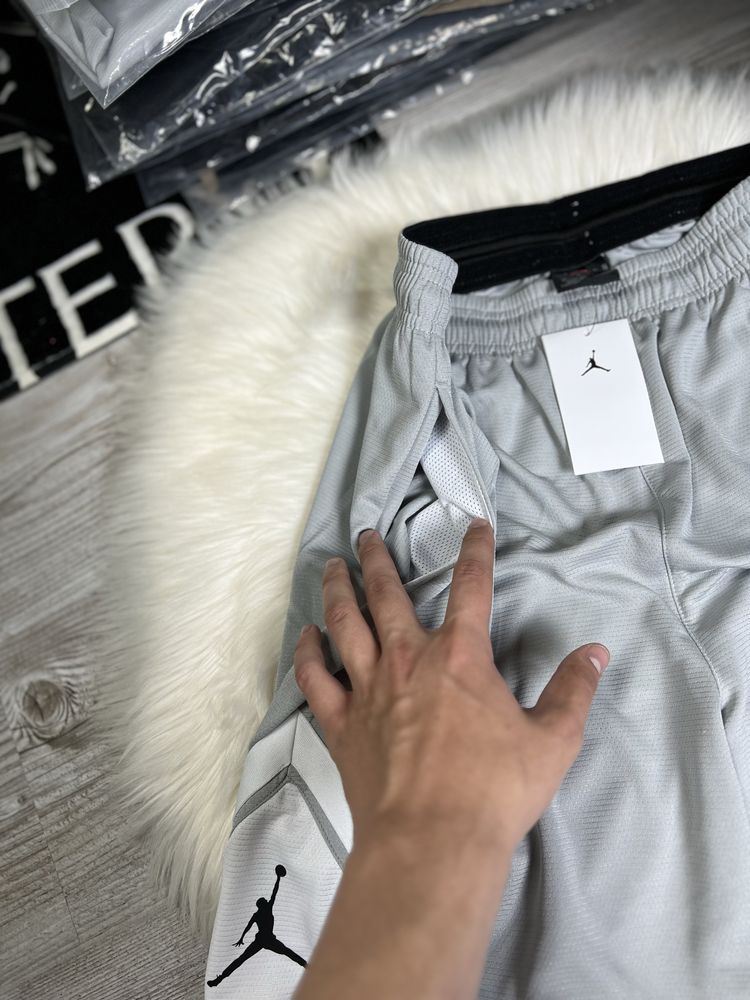 NEW/Новые мужские шорты Jordan Dri-Fit очень легкие