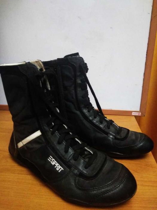 сучасне чорне взуття  Esprit розмір 42