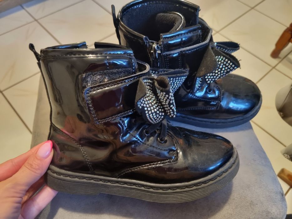 Buty półbuty czarne lakierkowe r.30 Nelli blue