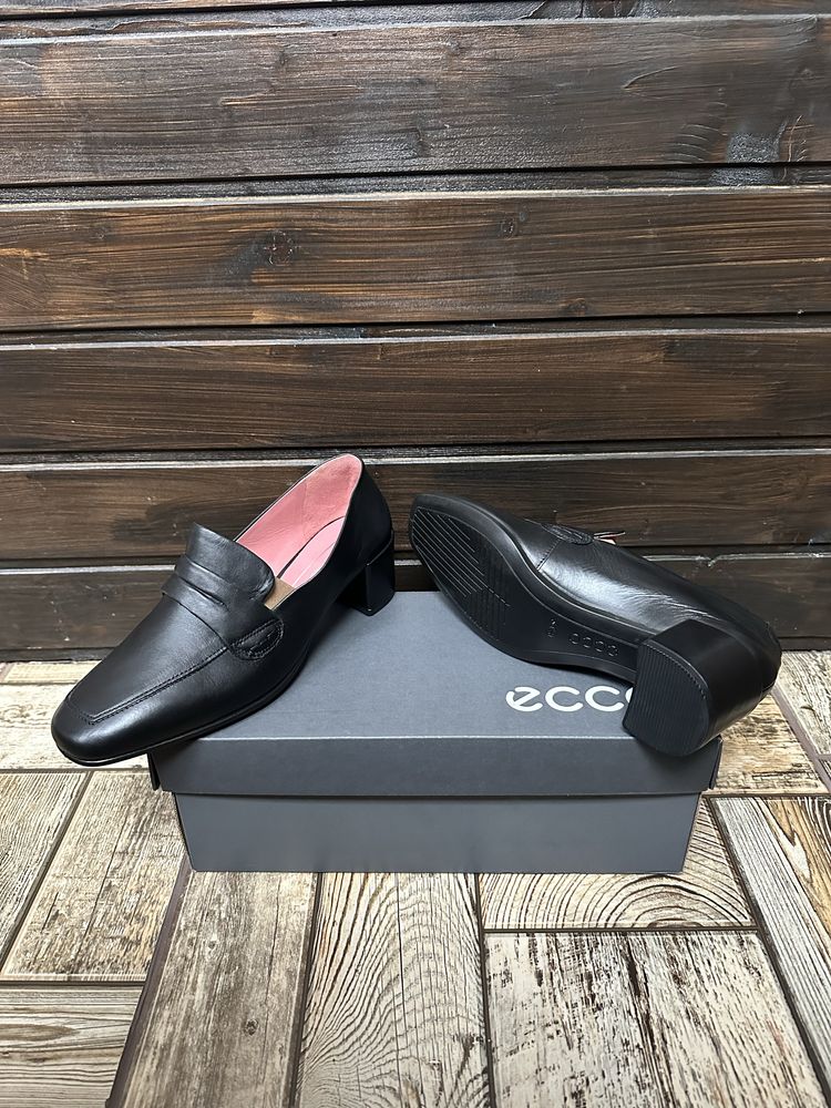 Шкіряні туфлі Ecco Shape Sculpted 36