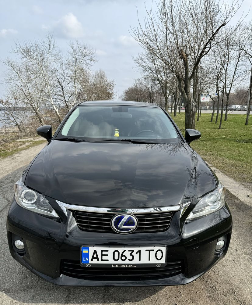 Продам власне авто Lexus CT200 2013р